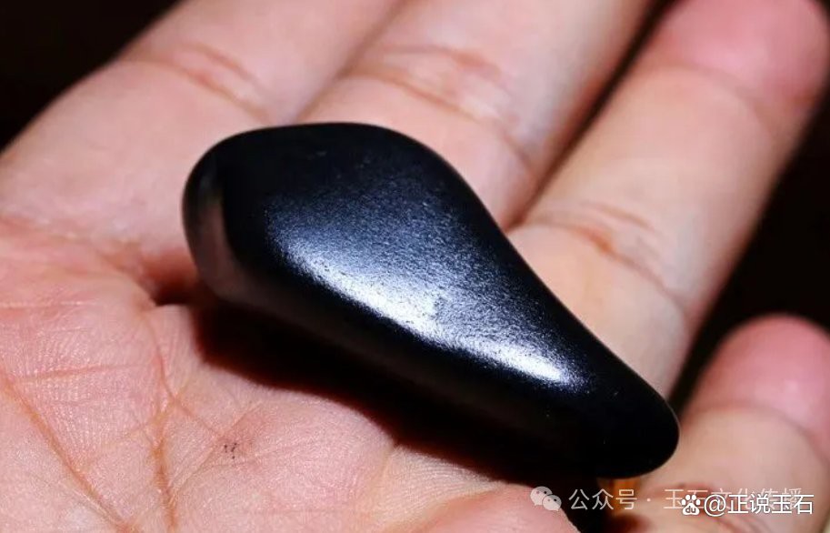 1500萬一克的墨玉圖片，1500萬一克的墨玉是真的嗎？