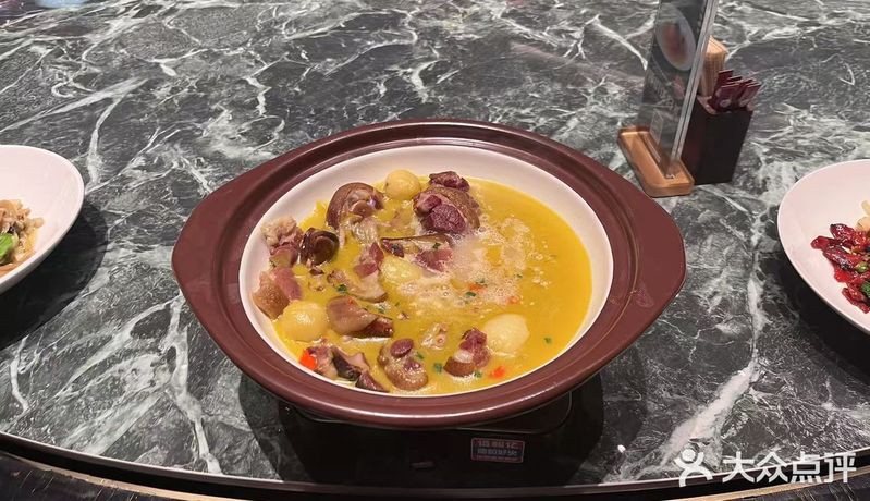 當(dāng)陽(yáng)龍魚(yú)店【宜昌當(dāng)陽(yáng)龍魚(yú)店開(kāi)業(yè)2個(gè)月天天排隊(duì)爆滿竟藏著大秘密…】