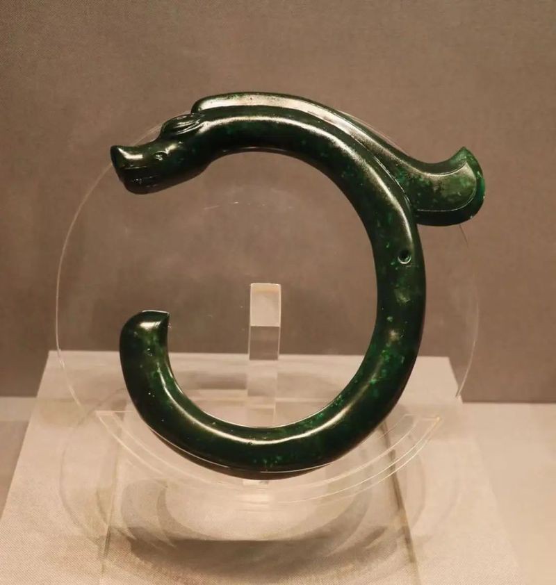 國內哪里紅龍最出名【“中華第一龍”紅山玉龍在中華文化中的象征意義】