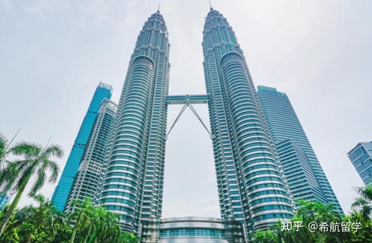 馬來西亞旅游景點排名前十【馬來西亞十大必去景點排名前十的景點包括吉隆坡標志性建筑雙子塔】