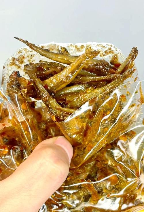 毛魚的樣子圖片【一漁民捕獲一條100斤1.6米長的大魚，賣30萬元還嫌少老潘說漁】