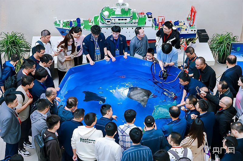 仿生鰩魚【上海海洋大學仿生魚\