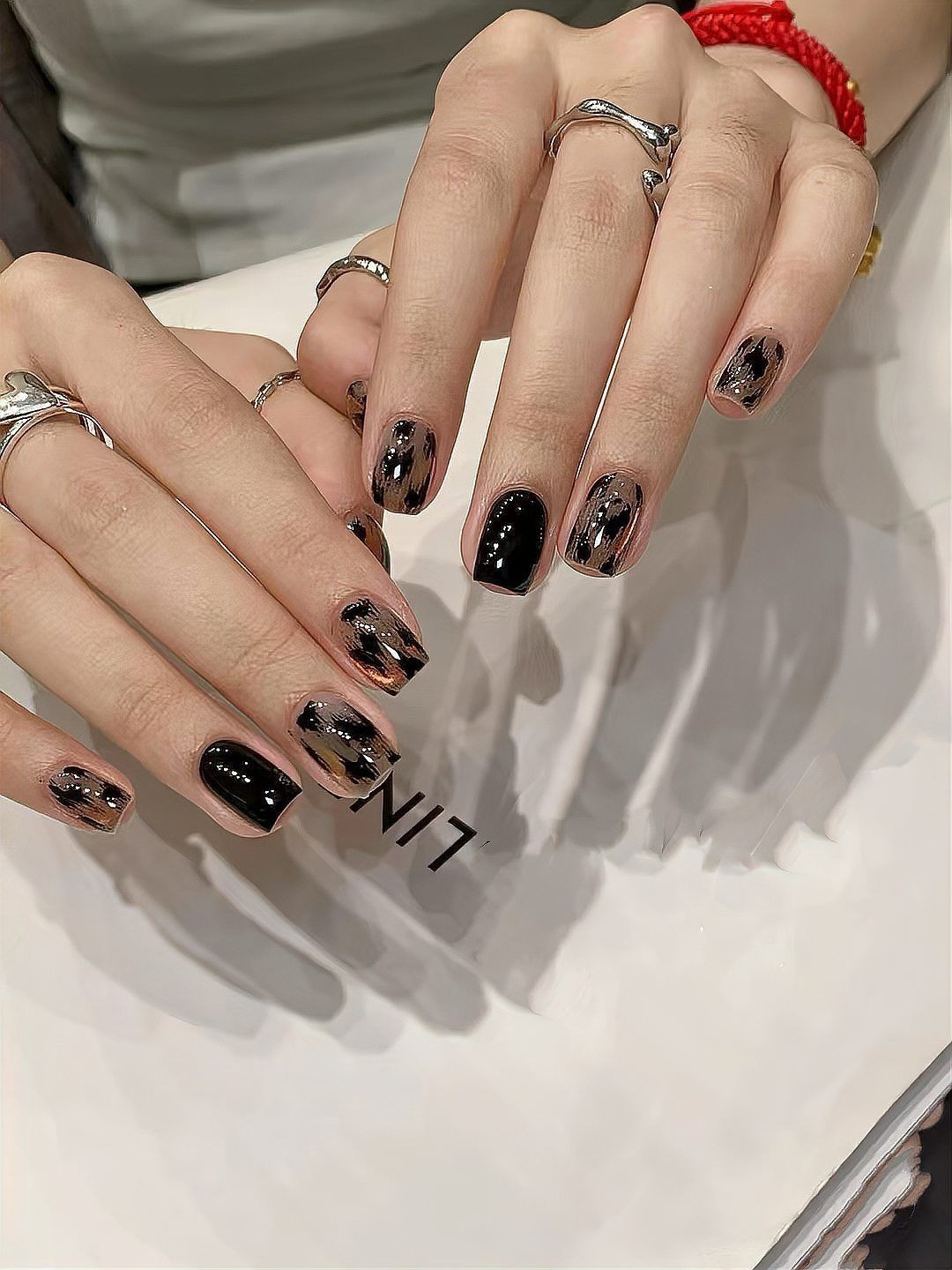 滿鉆短甲圖片，滿鉆短甲圖片展現了多種風格