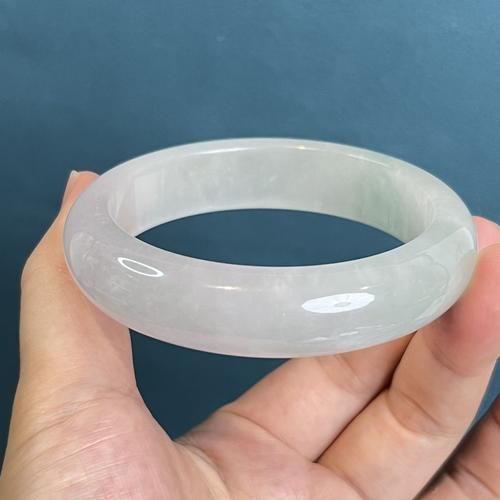 糯冰種翡翠手鐲圖片欣賞，糯冰種翡翠手鐲