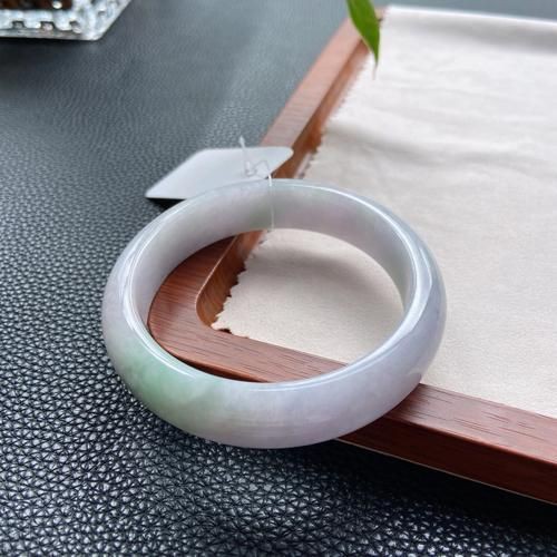 糯冰種翡翠手鐲圖片欣賞，糯冰種翡翠手鐲