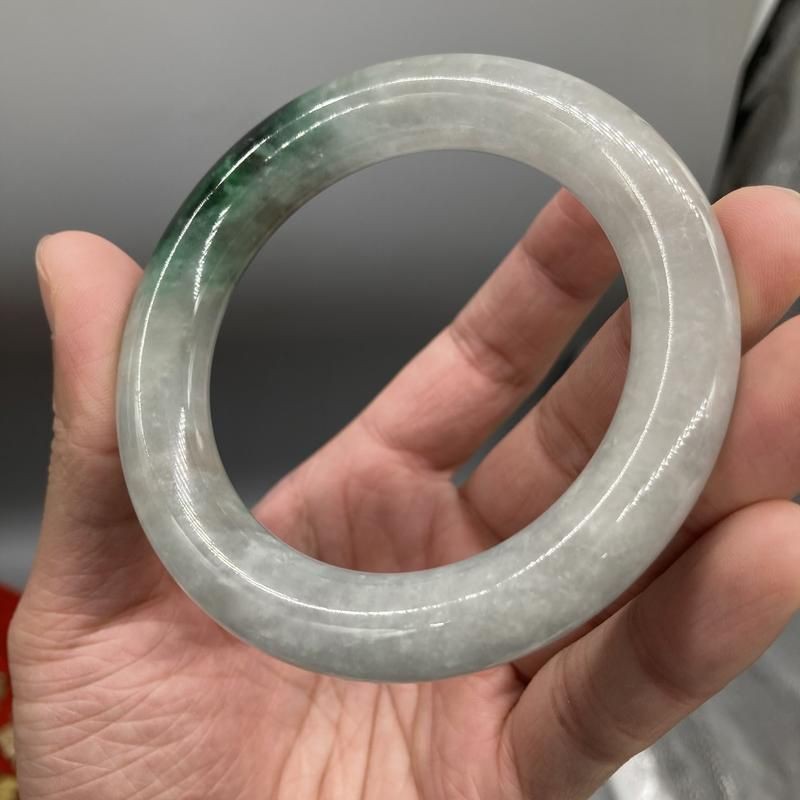 糯冰種翡翠手鐲圖片欣賞，糯冰種翡翠手鐲