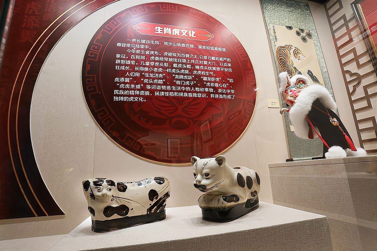 給我推薦一些生龍主題的藝術品，】龍年新春有哪些生肖龍作品可鑒賞 給我推薦一些生龍主題的藝術品，】龍年新春有哪些生肖龍作品可鑒賞 龍魚百科 第4張