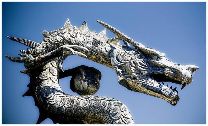哪些歷史王朝與龍脈有關？，中國歷史上多個王朝被認為與特定地理區域的“龍脈”相關聯