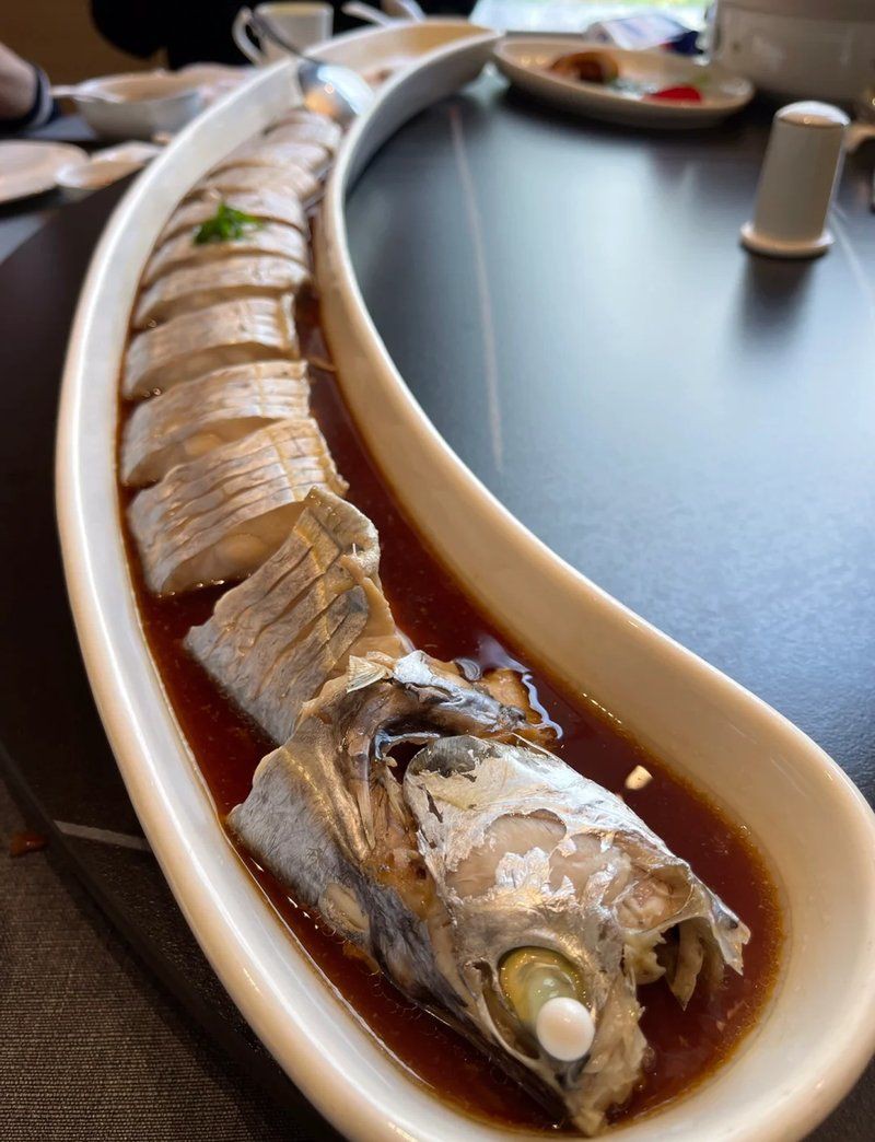 舟山龍魚店，舟山市普陀區(qū)東港聚龍閣龍閣龍魚館是一家成立于2011年6月1日的個(gè)體工商戶