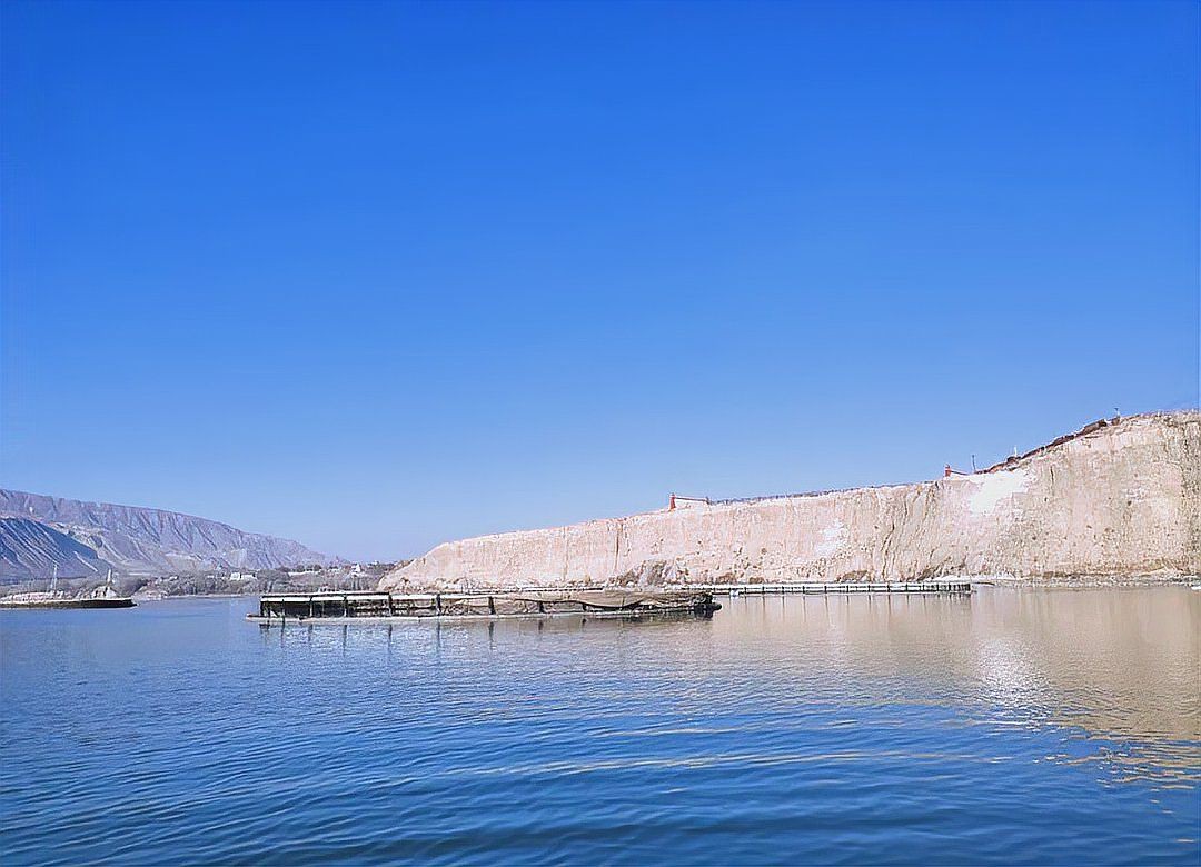 黃南藏族自治州魚缸批發(fā)市場，黃南藏族自治州的魚缸批發(fā)市場
