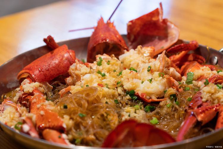 大龍蝦烹飪后的圖片展示，《大龍蝦烹飪后的圖片展示》