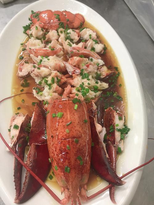 大龍蝦烹飪后的圖片展示，《大龍蝦烹飪后的圖片展示》