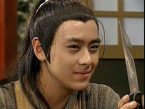 古龍筆下還有哪些類似珠鱗的暗器？，古龍筆下十大暗器排行，孔雀翎僅排第二