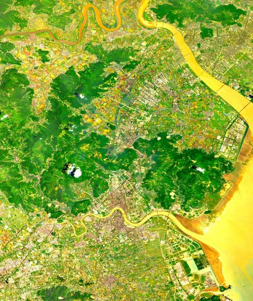 提供一份詳細的東龍鎮衛星地圖，廣西壯族自治區貴港市東龍鎮高清衛星地圖