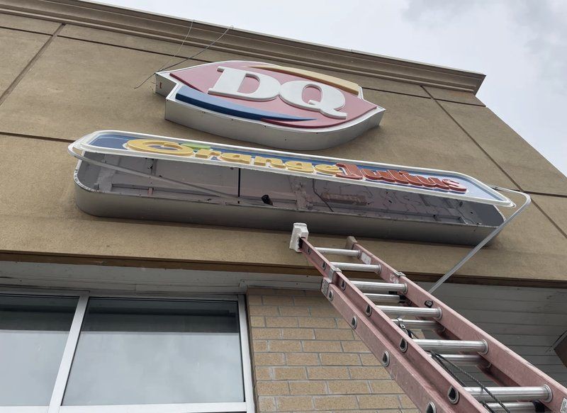 廣告牌維修師傅，《廣告牌維修師傅》