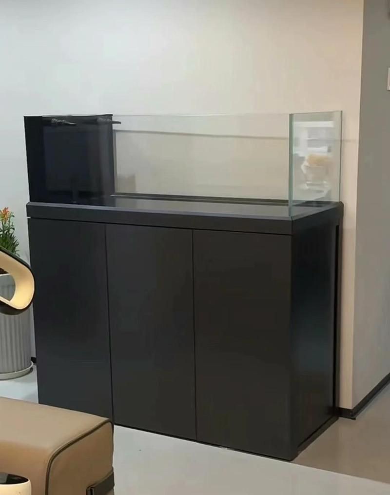 孝感魚缸定做，孝感亞克力魚缸定做服務融合了專業(yè)設計與精湛工藝