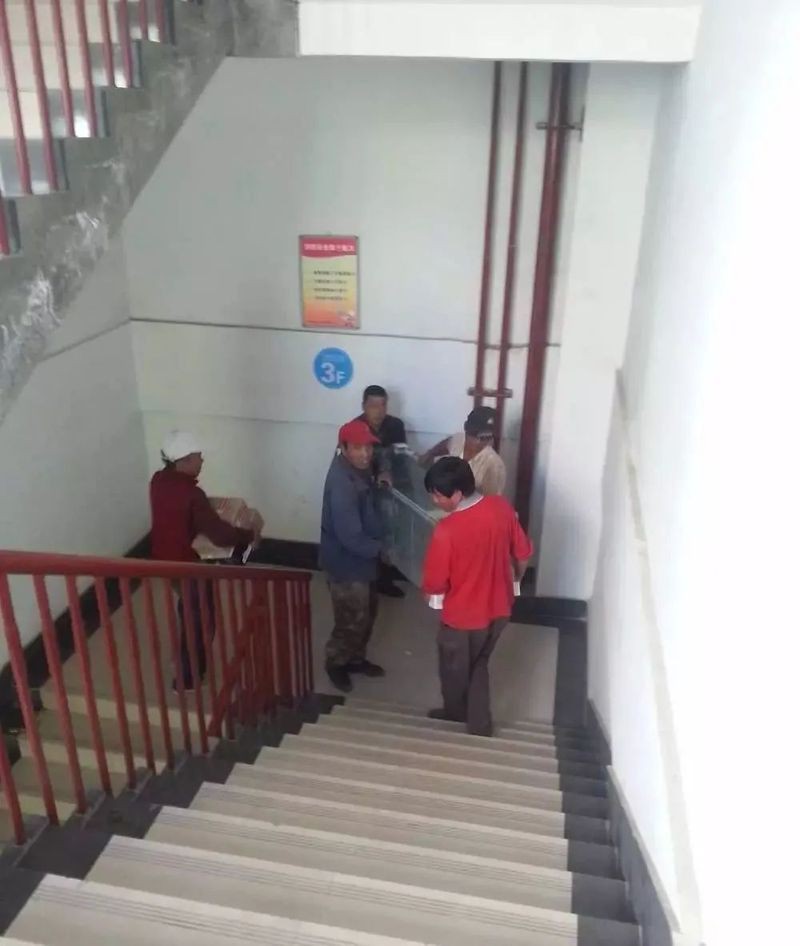 哈密龍魚店，哈密龍魚店以特色水族服務吸引眾多愛好者，吃過40家就算最強王者