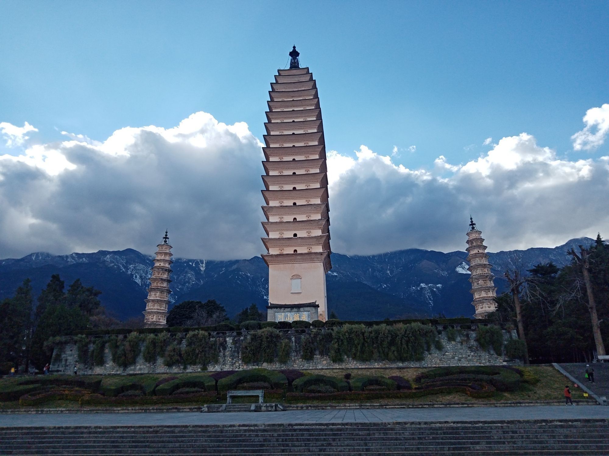 建三江歸佳木斯,那紅興隆呢，紅興隆與建三江平原農墾總局的特殊存在，但并非由其直接管轄