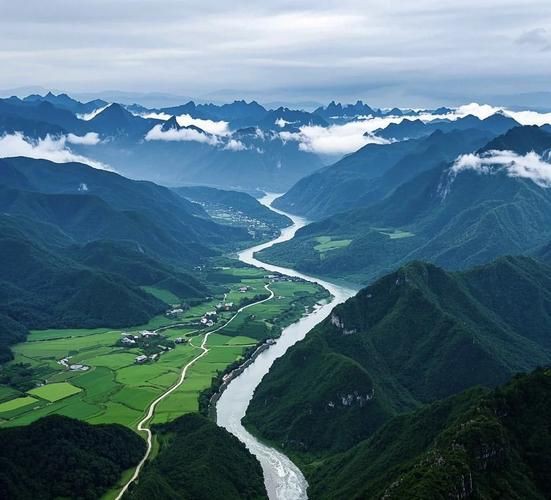 給我一些龍脈圖片，“龍脈”是什么我國有多少條“龍脈”深度解讀“龍脈”