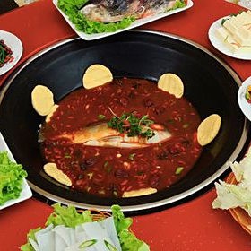 石景山龍魚店，烏蘇里江野生江魚食府(石景山店)小漁港