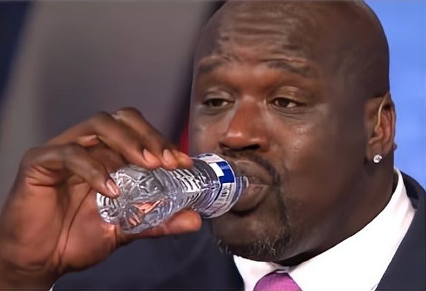 喬丹手大還是奧尼爾手大，奧尼爾和喬丹的手掌長度對比