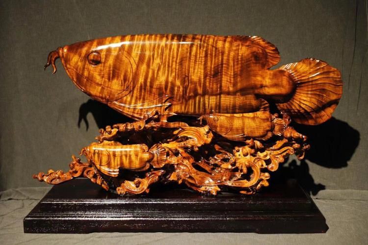 緬甸龍魚擺件圖片，緬甸花梨木金龍魚擺件