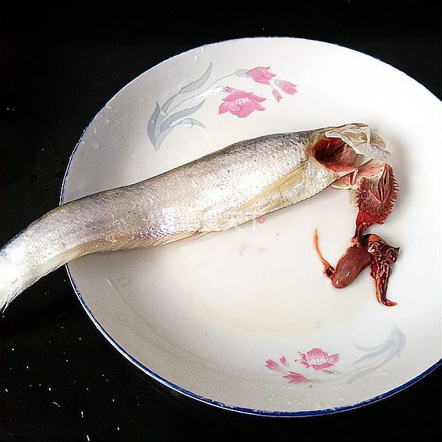 刀魚的最佳吃法，《刀魚的最佳吃法》刀魚的最佳吃法：清蒸刀魚的做法