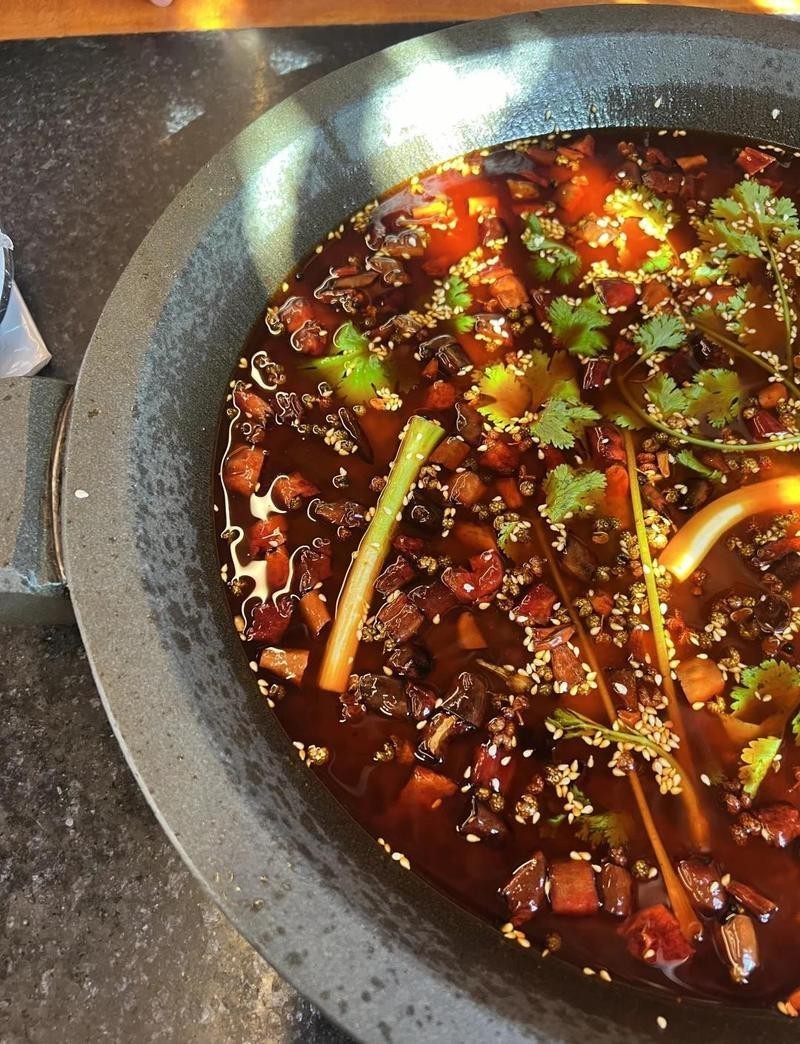 石泉龍魚(yú)店，石泉古鎮(zhèn)必吃!兩天不踩雷的石鍋魚(yú)攻略