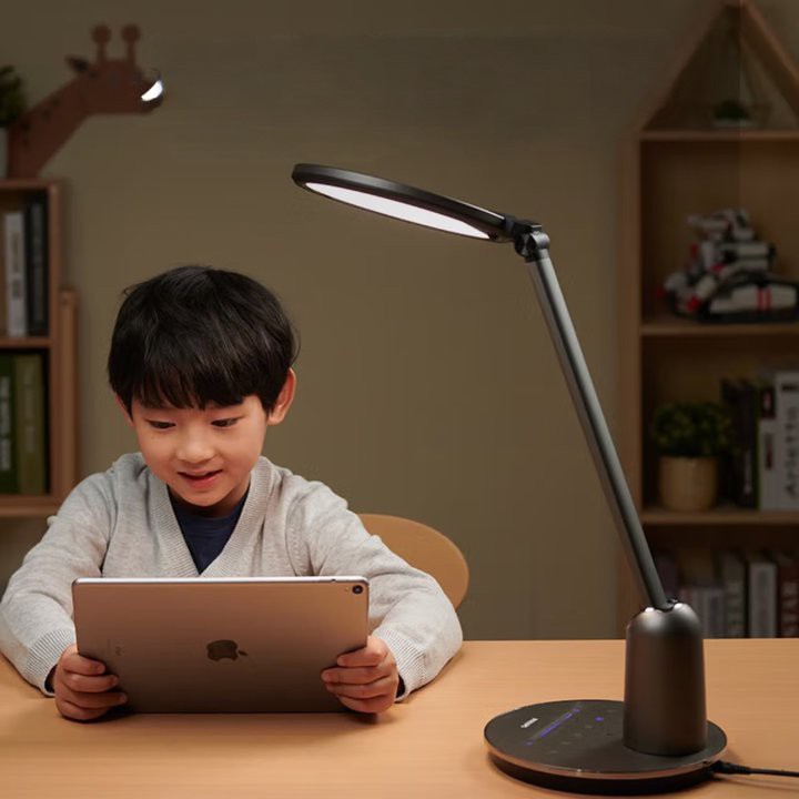 全光譜護眼燈哪個牌子好，2025年全光譜護眼燈選購指南