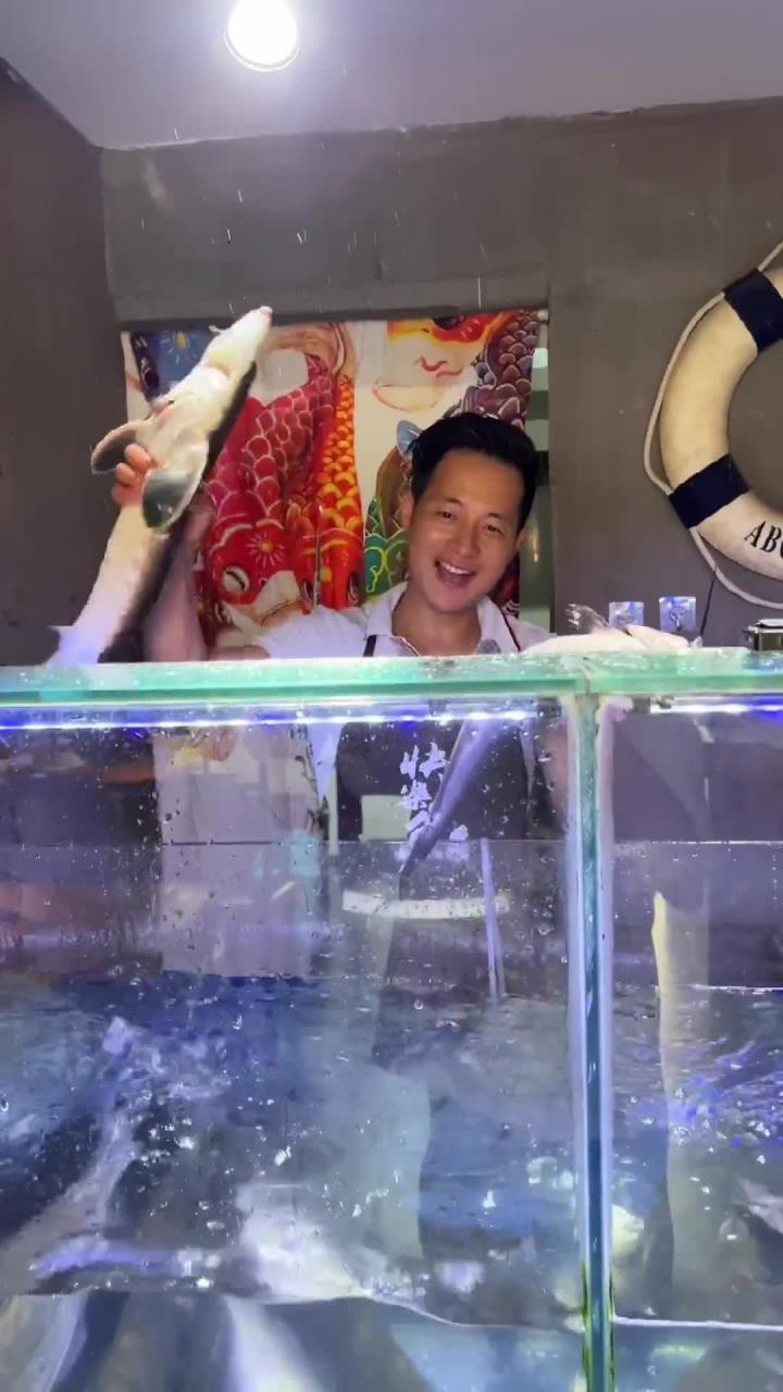 肥西龍魚店，合肥肥西龍魚店深耕本地多年的特色餐飲老店以活魚現烤現涮的獨特模式深受食客喜愛