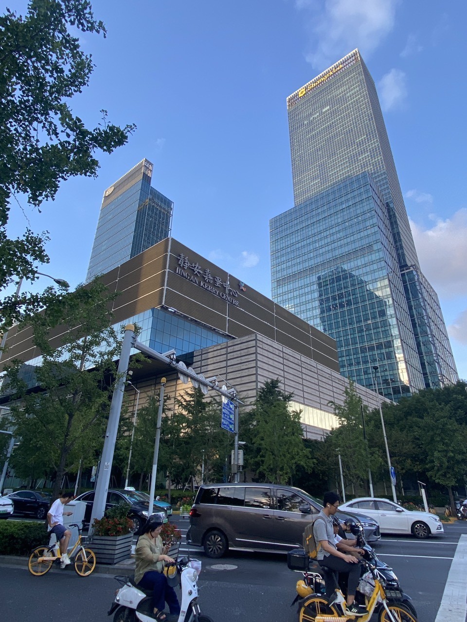 原來的停車場，原來的停車場《原來的停車場》聚焦于一處承載著往昔的特殊空間
