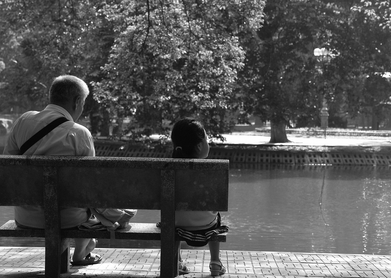 養龍魚的老孫子是誰啊：“養龍魚的老孫子”具體是誰的信息無法直接關聯