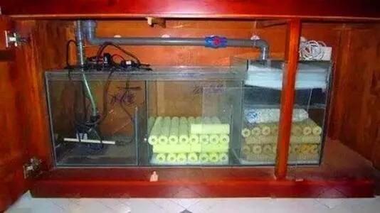 初迪魚缸水泵安裝視頻（初迪魚缸水泵安裝）