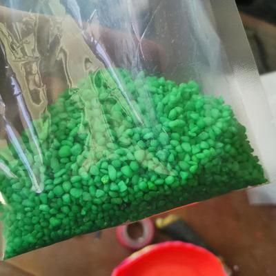 魚缸里的彩石是怎么染色的：彩石對魚缸水質的影響 魚缸里的彩石是怎么染色的：彩石對魚缸水質的影響 魚缸百科 第3張