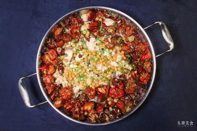 金椒龍魚是什么魚：金椒龍魚是一種通過特殊烹飪技術制作而成的魚類菜品