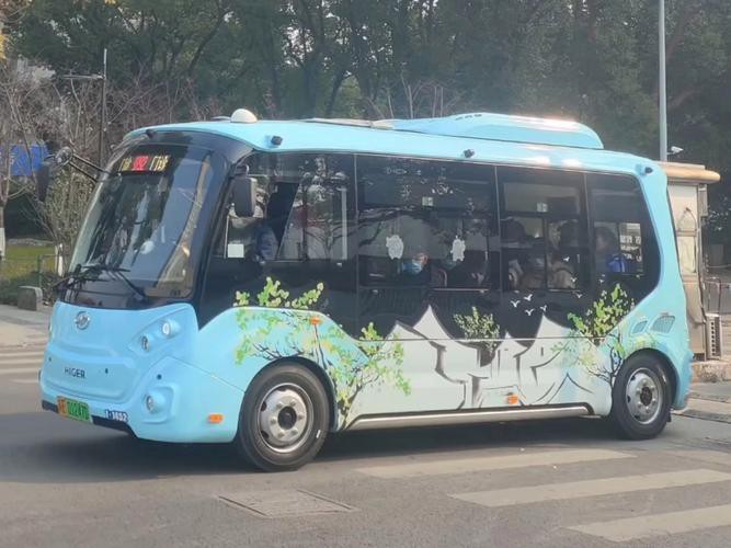 給我推薦幾款蘇州金龍19座客車的型號(hào)