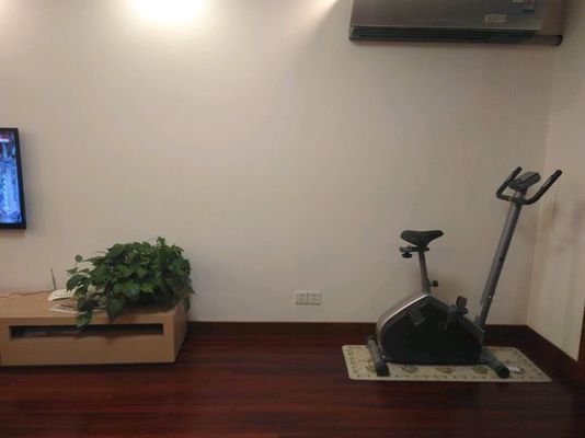 品牌魚缸與普通魚缸的區(qū)別在哪里：品牌魚缸和普通魚缸在多個(gè)方面存在顯著區(qū)別顯著區(qū)別