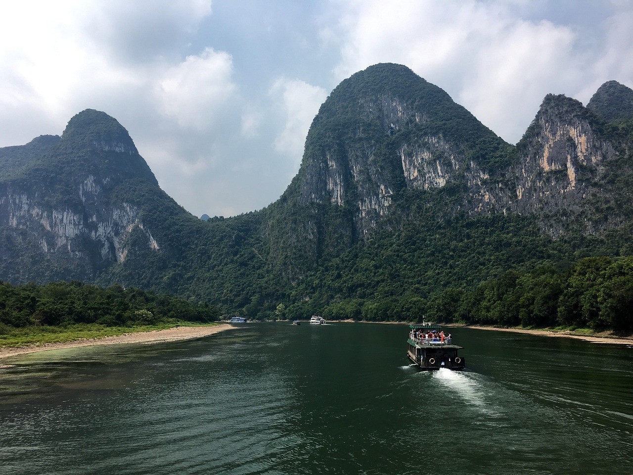 四平市鐵東區金色魚塘（四平市鐵東區金色魚塘地址）
