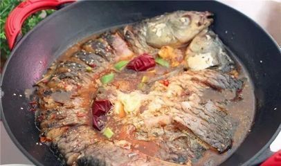 龍魚喂豬肉可以嗎：如何安全地給龍魚喂食豬肉，龍魚日常飲食搭配建議