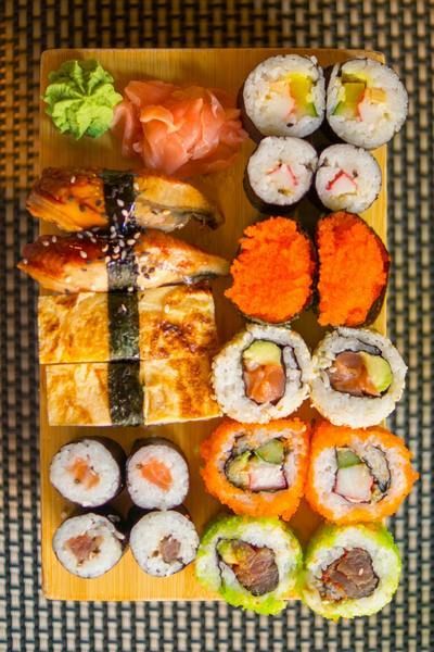 龍魚(yú)剛買(mǎi)回來(lái)幾天可以喂食：龍魚(yú)立鱗怎么判斷龍魚(yú)立鱗的嚴(yán)重程度