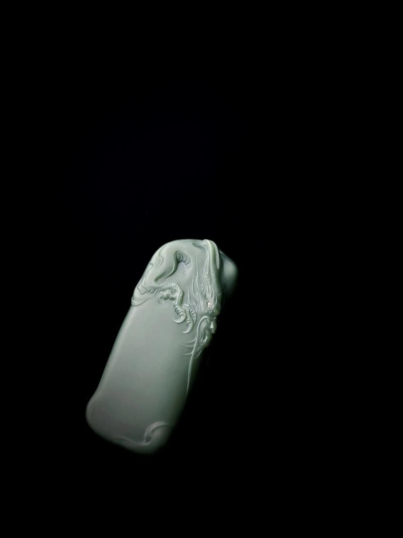 列舉更多現(xiàn)代龍玉雕作品