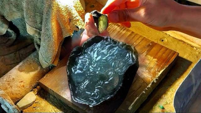 列舉更多現(xiàn)代龍玉雕作品