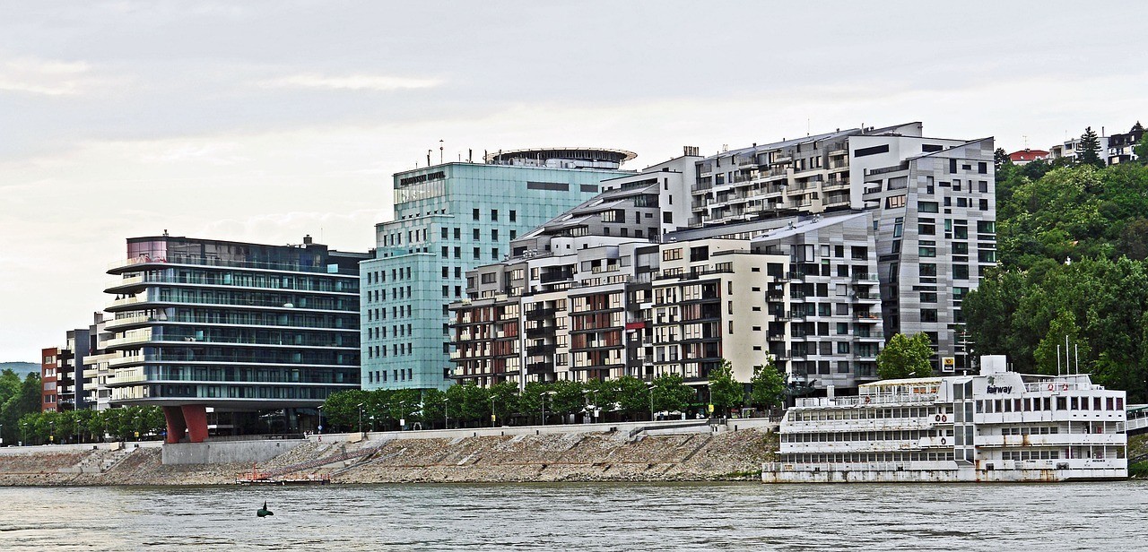 南陽(yáng)市宛城區(qū)鴻發(fā)園林水族店