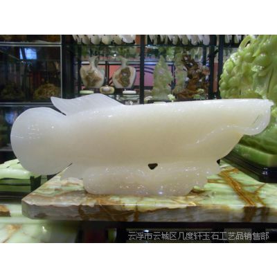 白玉金龍魚風(fēng)水作用，白玉金龍魚在風(fēng)水學(xué)中具有多重吉祥寓意和作用和作用