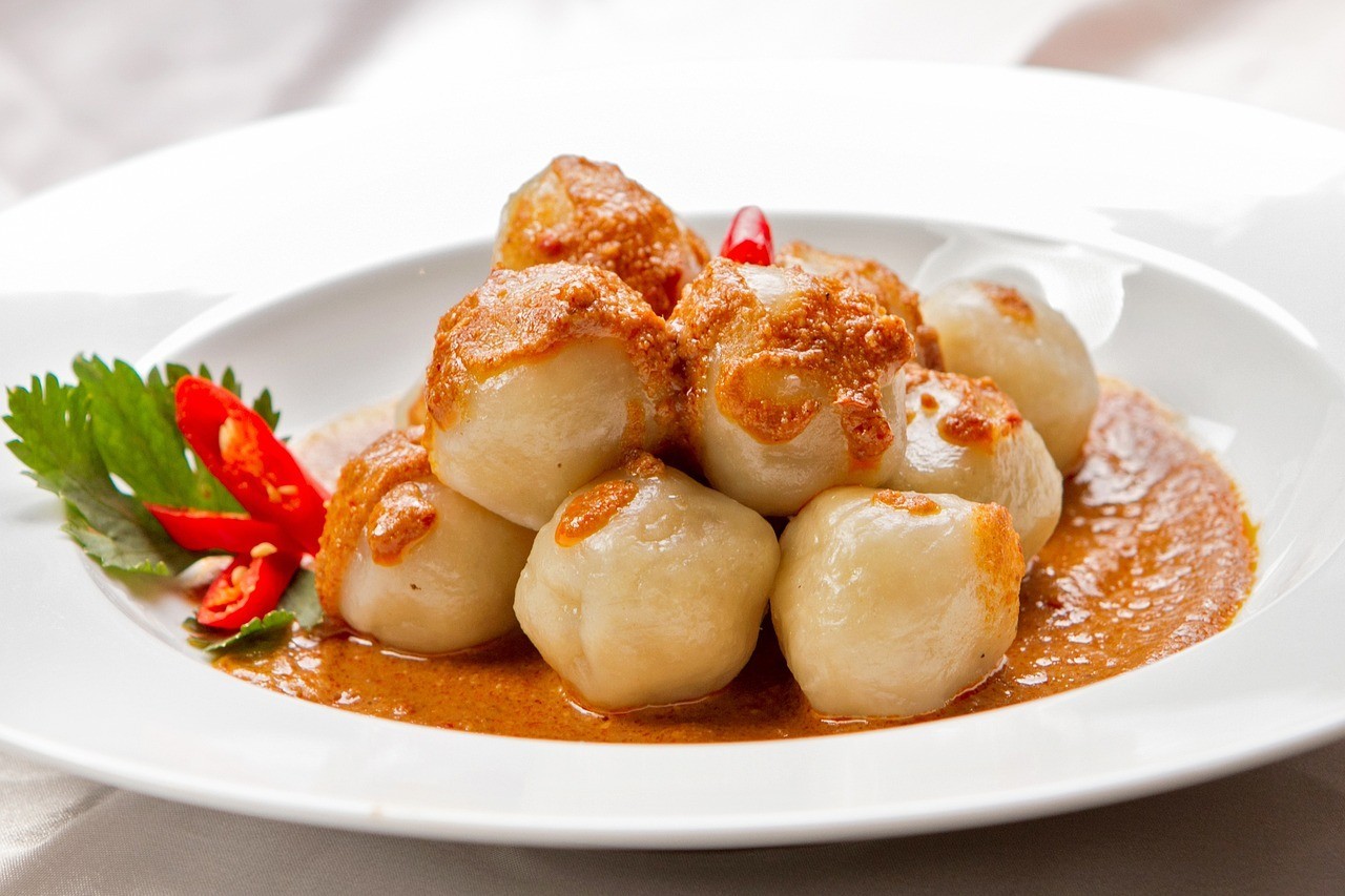 清蒸魚頭的做法最正宗的做法視頻（清蒸魚頭的做法最正宗的做法視頻大全）