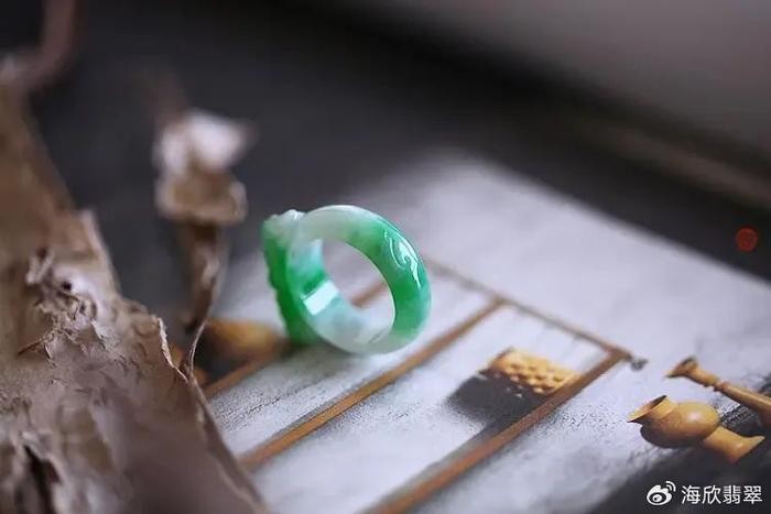 青龍符在珠寶設計中有哪些經典作品？