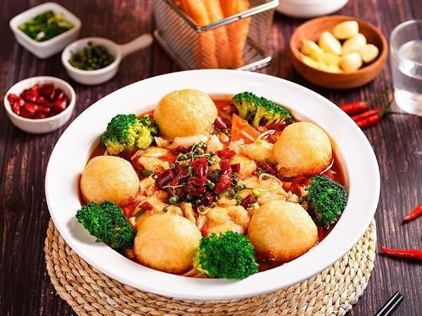 龍魚浮水面不動：龍魚在浮水面時突然靜止不動是怎么回事