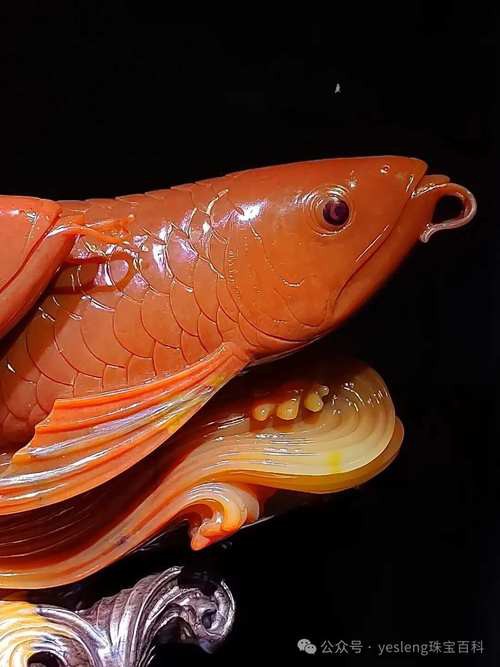 玉雕金龍魚掛件圖片