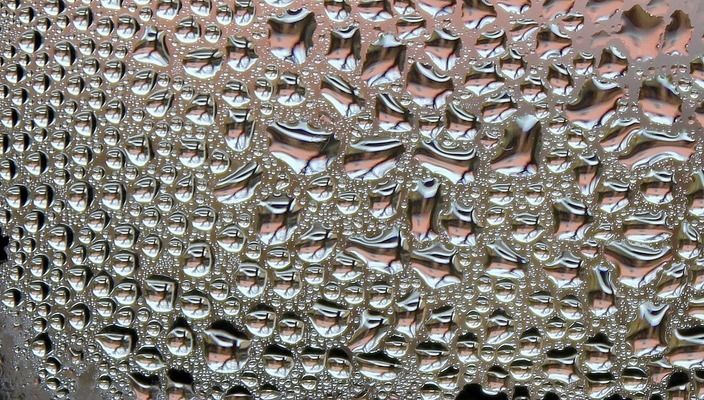 紅龍魚(yú)多長(zhǎng)時(shí)間變色啊（紅龍魚(yú)變色過(guò)程中的光照需求紅龍魚(yú)發(fā)色過(guò)程中的光照需求）