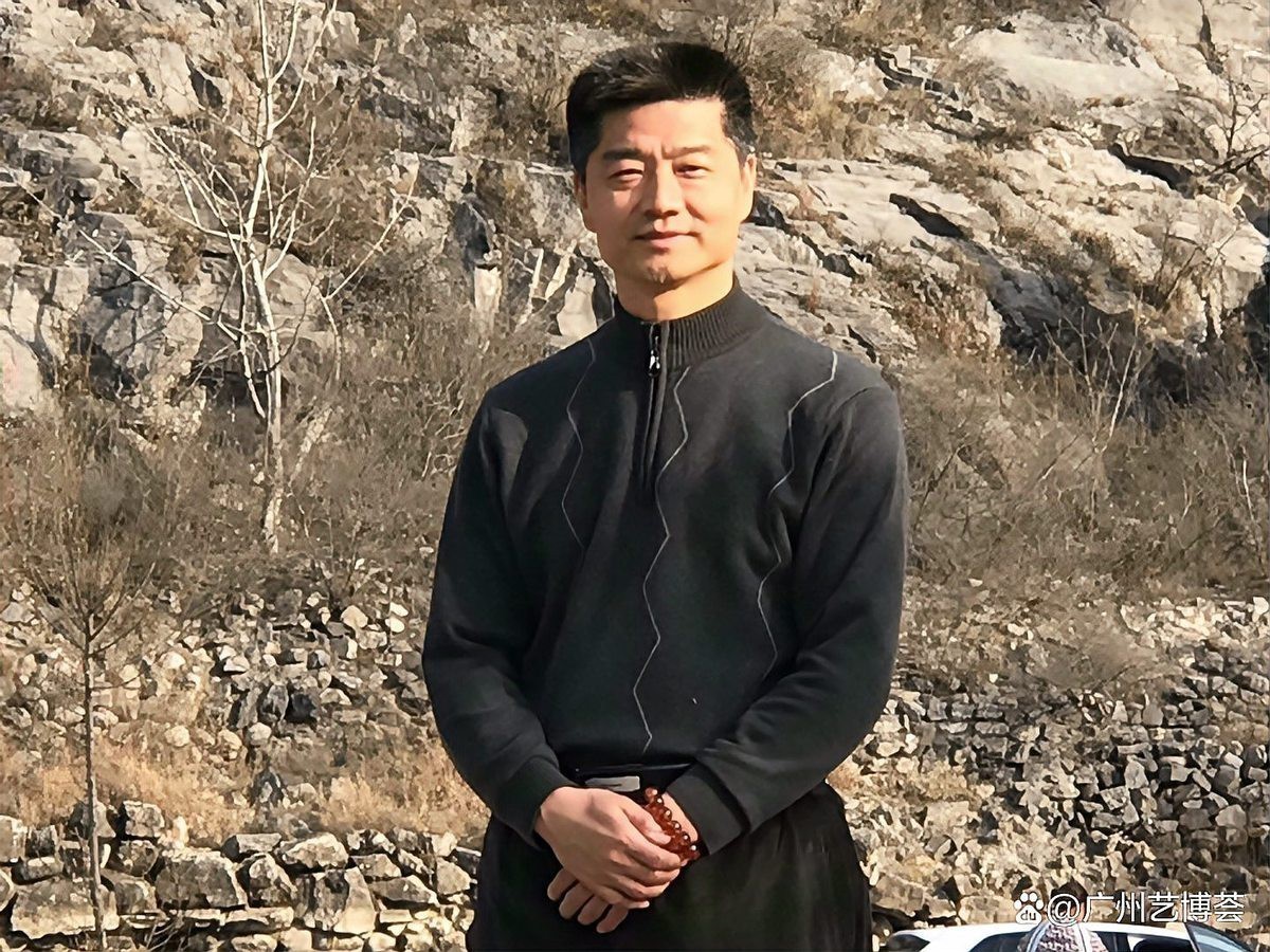 許廣彤的水墨金龍魚作品有哪些創新？